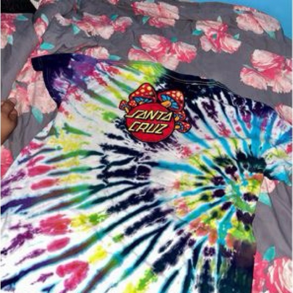 Santa Cruz tye dye t shirt size L/G - Picture 3 of 3